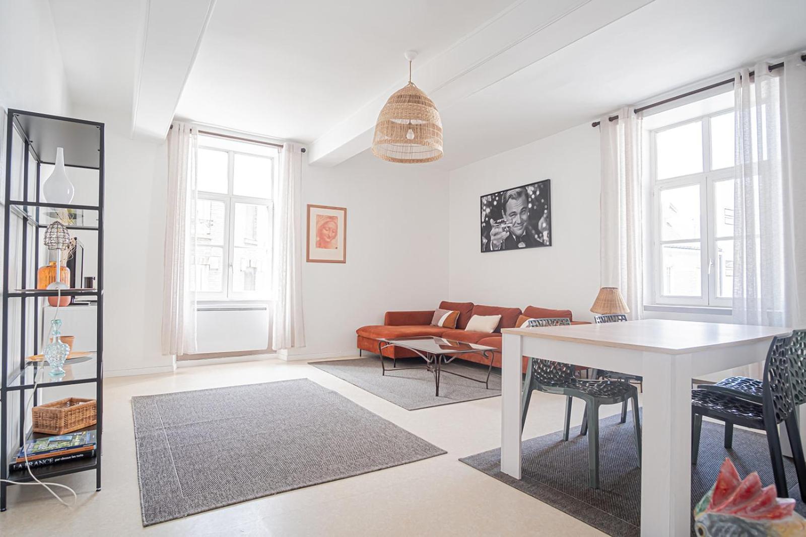 Elegant & Spacious - Steps From Cathedral Appartement